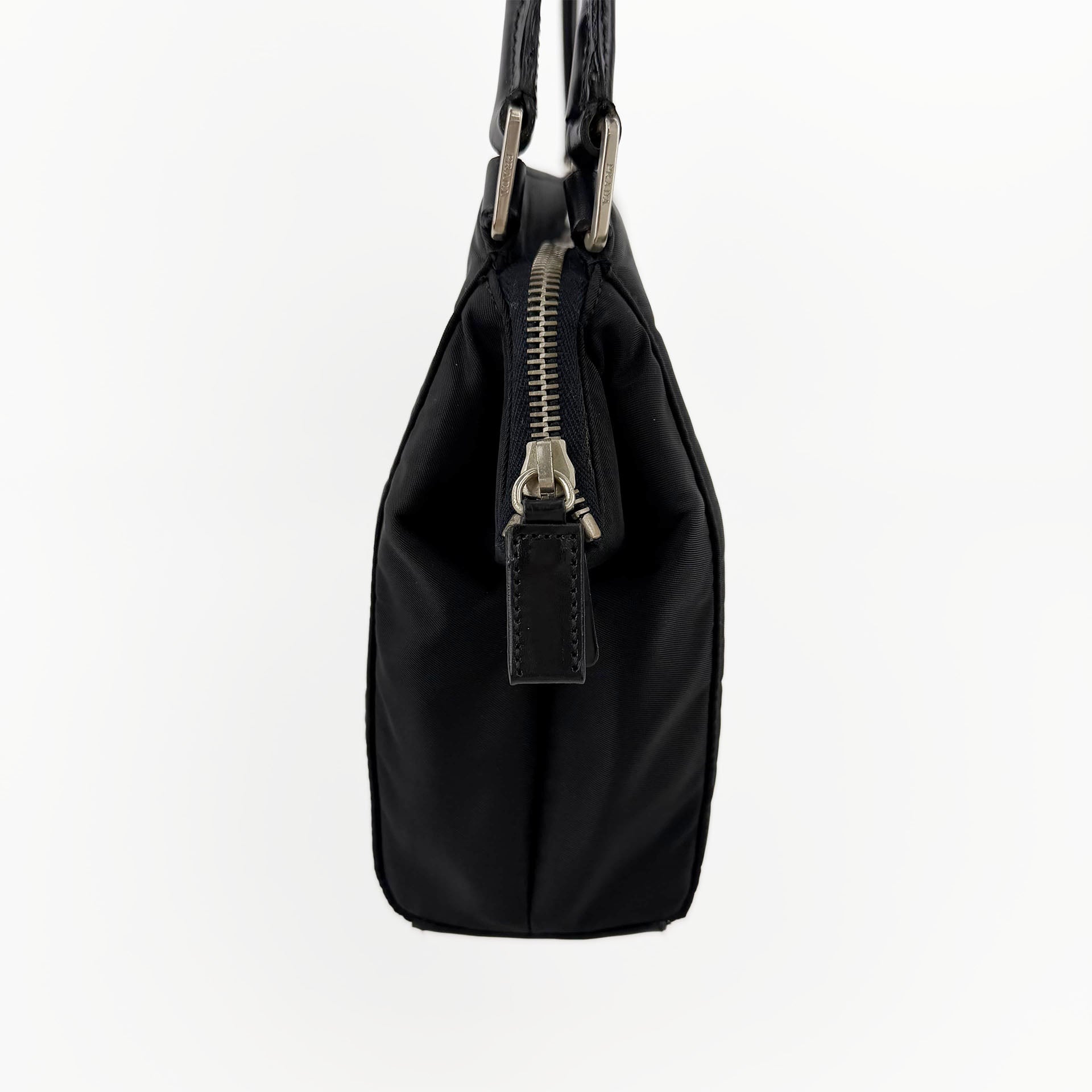 PRADA プラダ ショルダーバッグ ブラック ナイロン ヴィンテージ レディース 【中古】