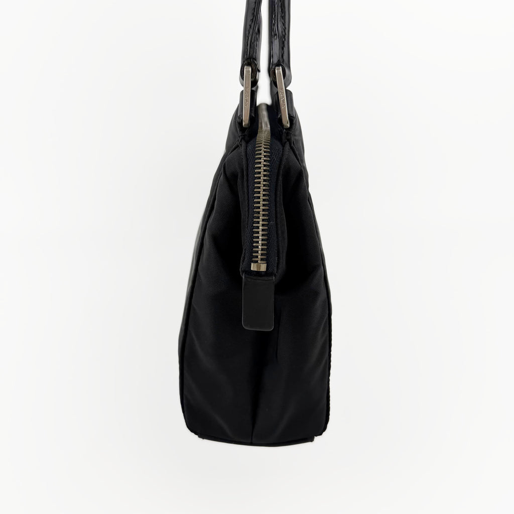 PRADA プラダ ショルダーバッグ ブラック ナイロン ヴィンテージ レディース 【中古】