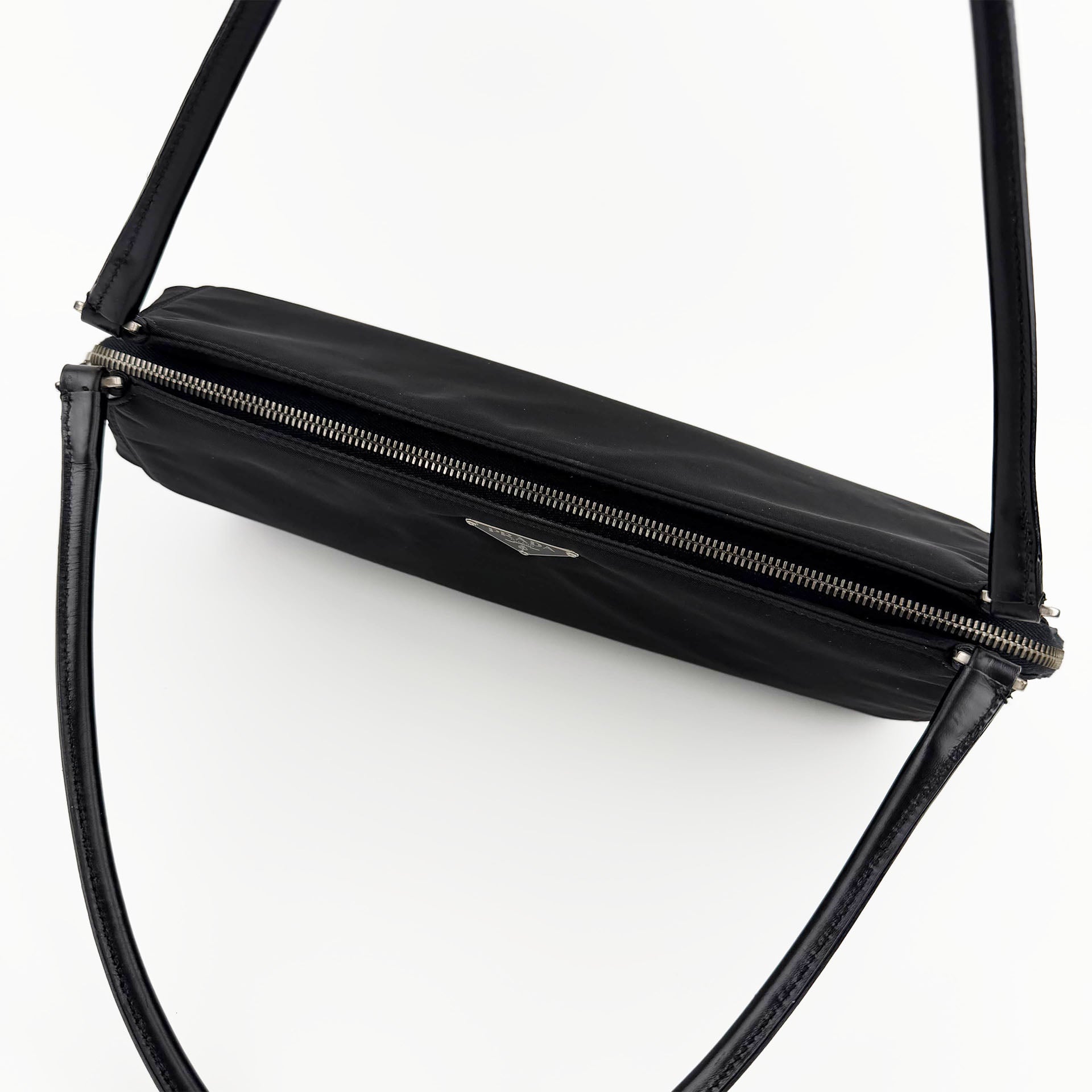 PRADA プラダ ショルダーバッグ ブラック ナイロン ヴィンテージ レディース 【中古】