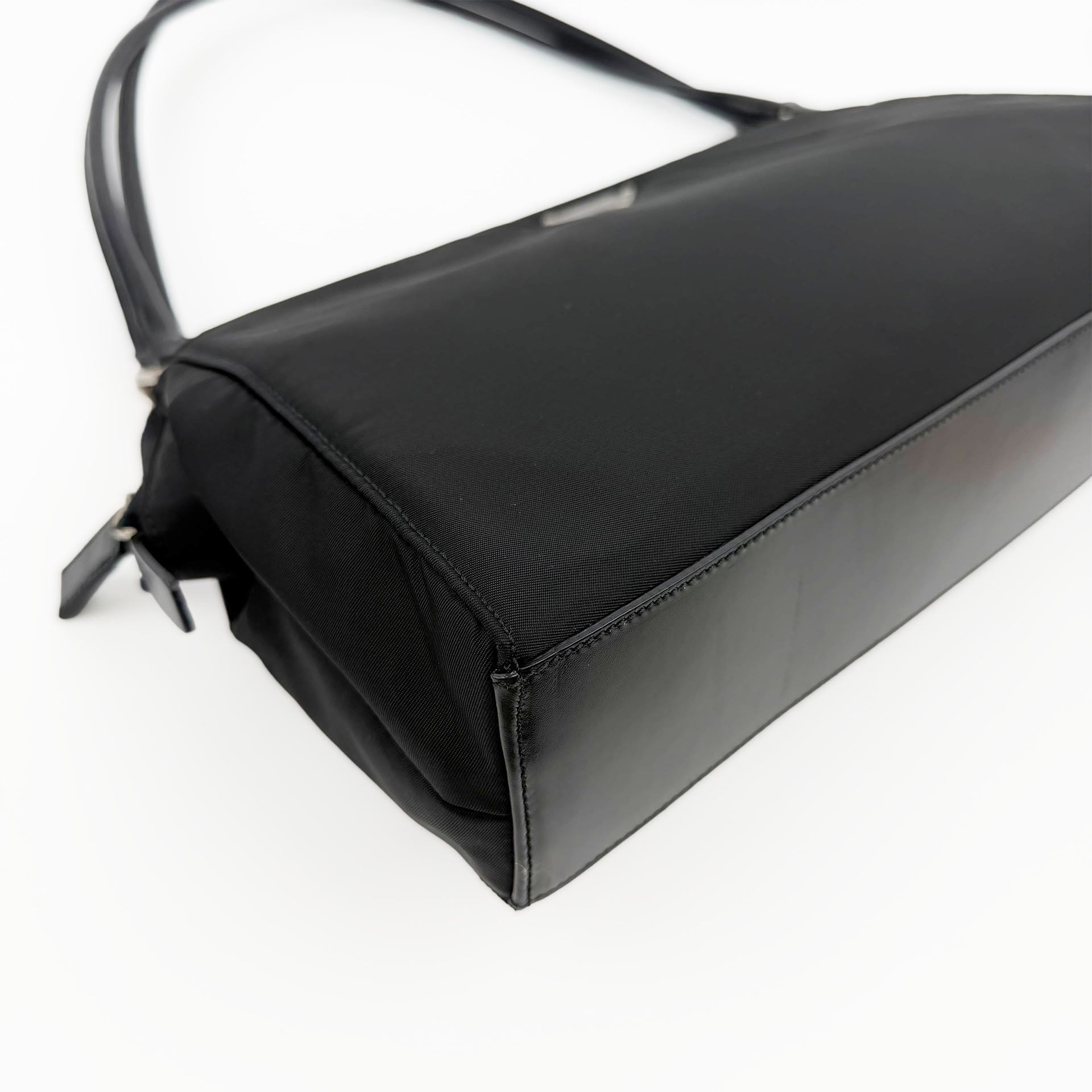 PRADA プラダ ショルダーバッグ ブラック ナイロン ヴィンテージ レディース 【中古】