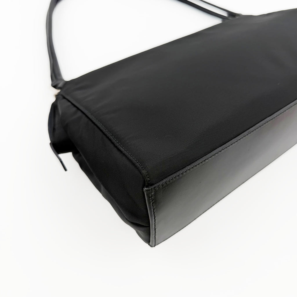 PRADA プラダ ショルダーバッグ ブラック ナイロン ヴィンテージ レディース 【中古】