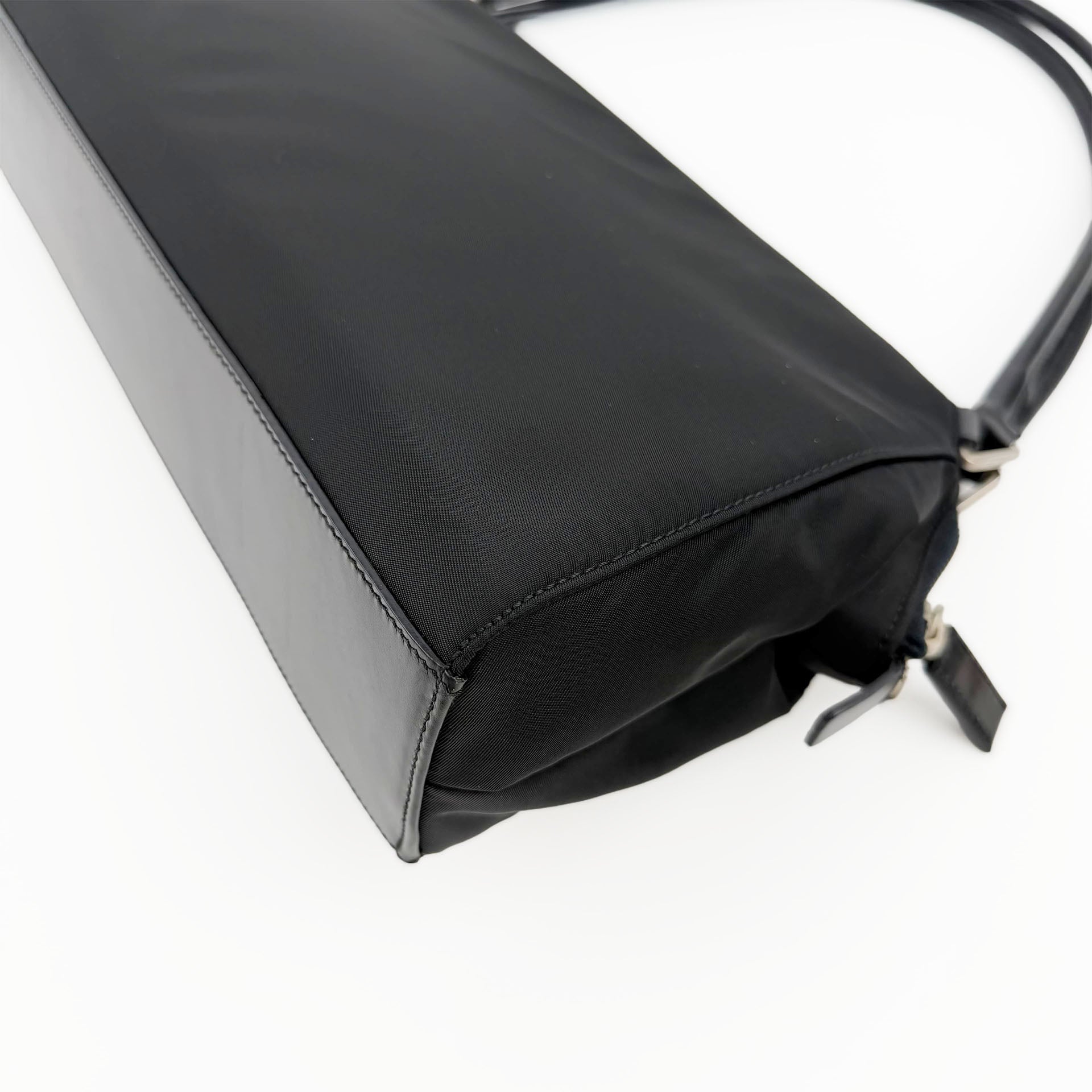 PRADA プラダ ショルダーバッグ ブラック ナイロン ヴィンテージ レディース 【中古】