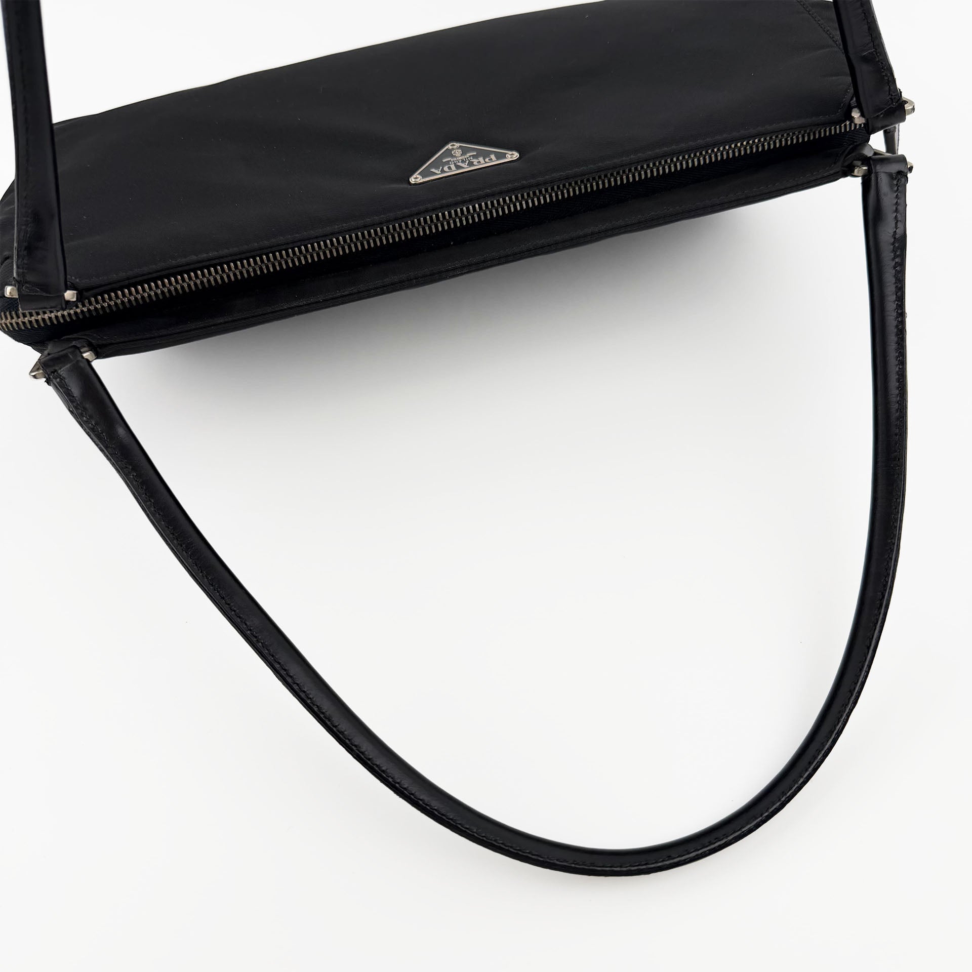 PRADA プラダ ショルダーバッグ ブラック ナイロン ヴィンテージ レディース 【中古】