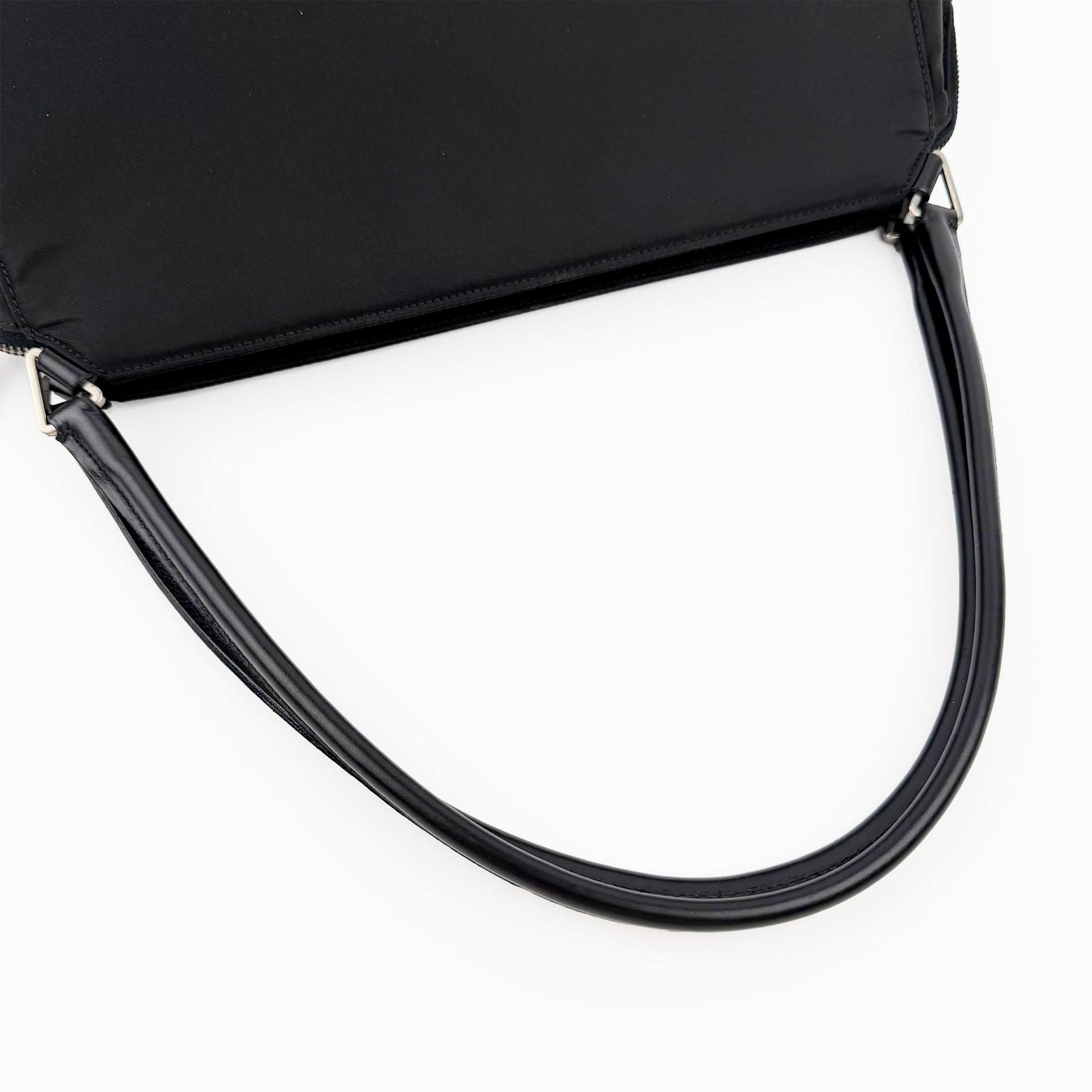 PRADA プラダ ショルダーバッグ ブラック ナイロン ヴィンテージ レディース 【中古】