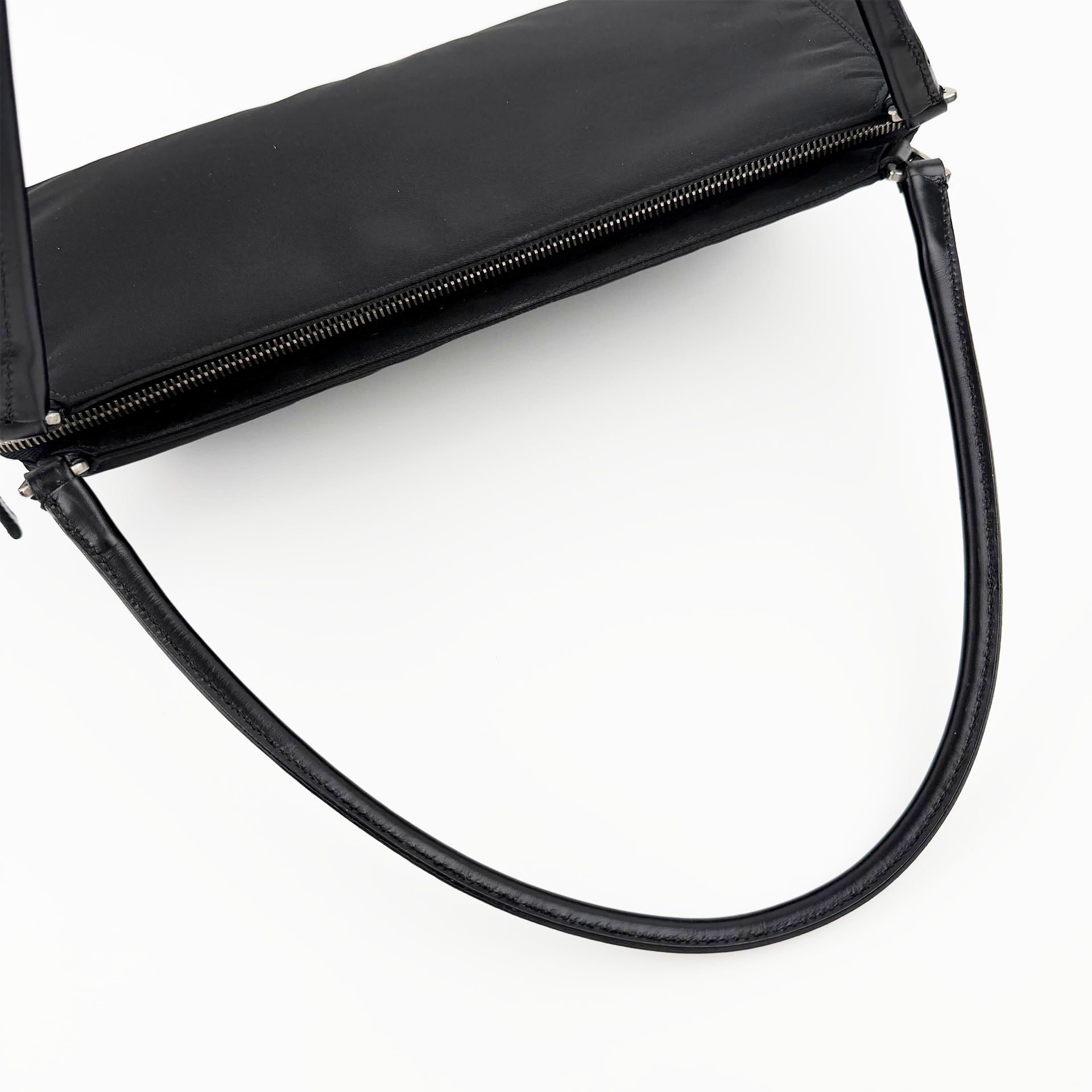 PRADA プラダ ショルダーバッグ ブラック ナイロン ヴィンテージ レディース 【中古】