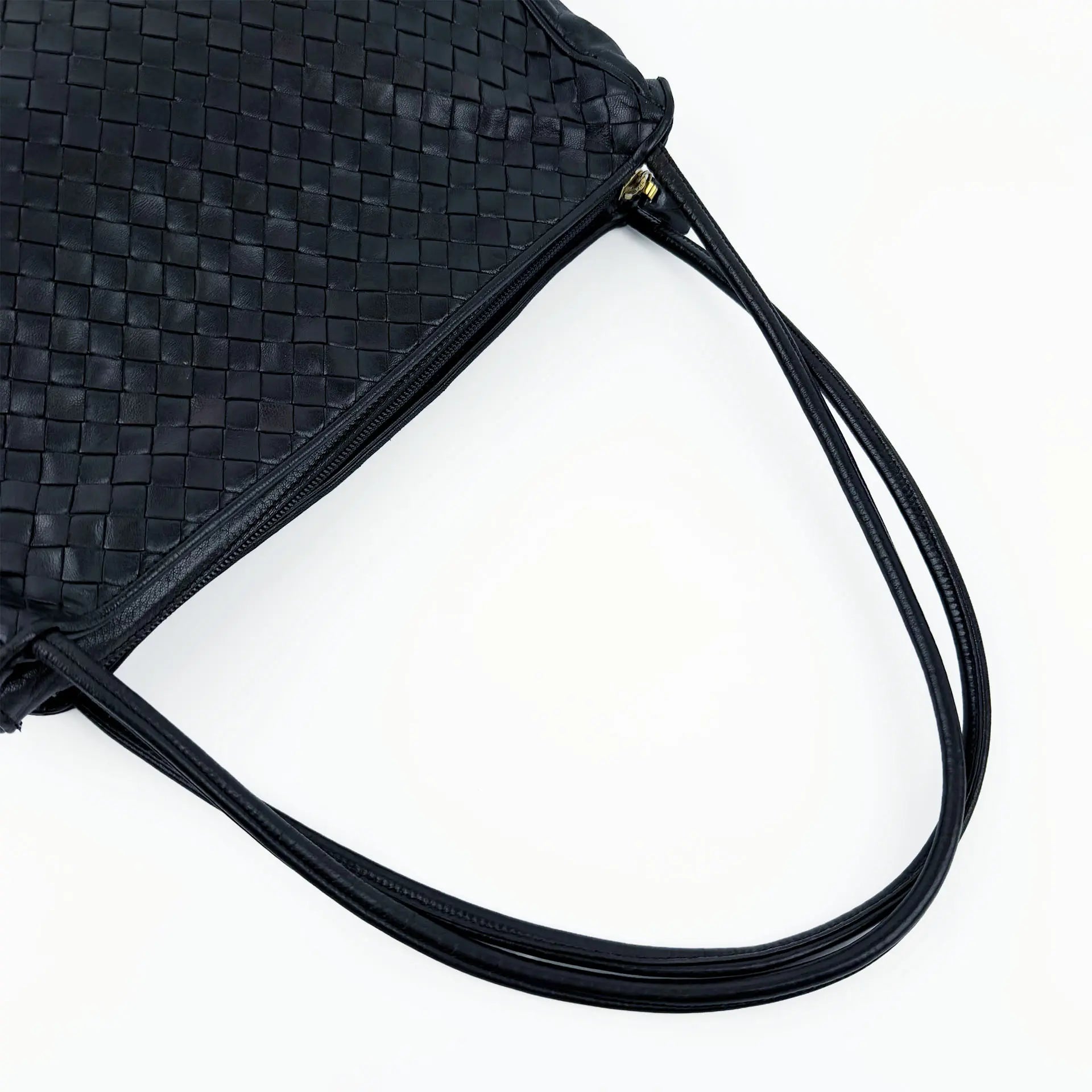 Bottega Veneta ボッテガ・ヴェネタ イントレチャート ショルダーバッグ ホーボーバッグ ブラック レザー ヴィンテージ レディース 【中古】