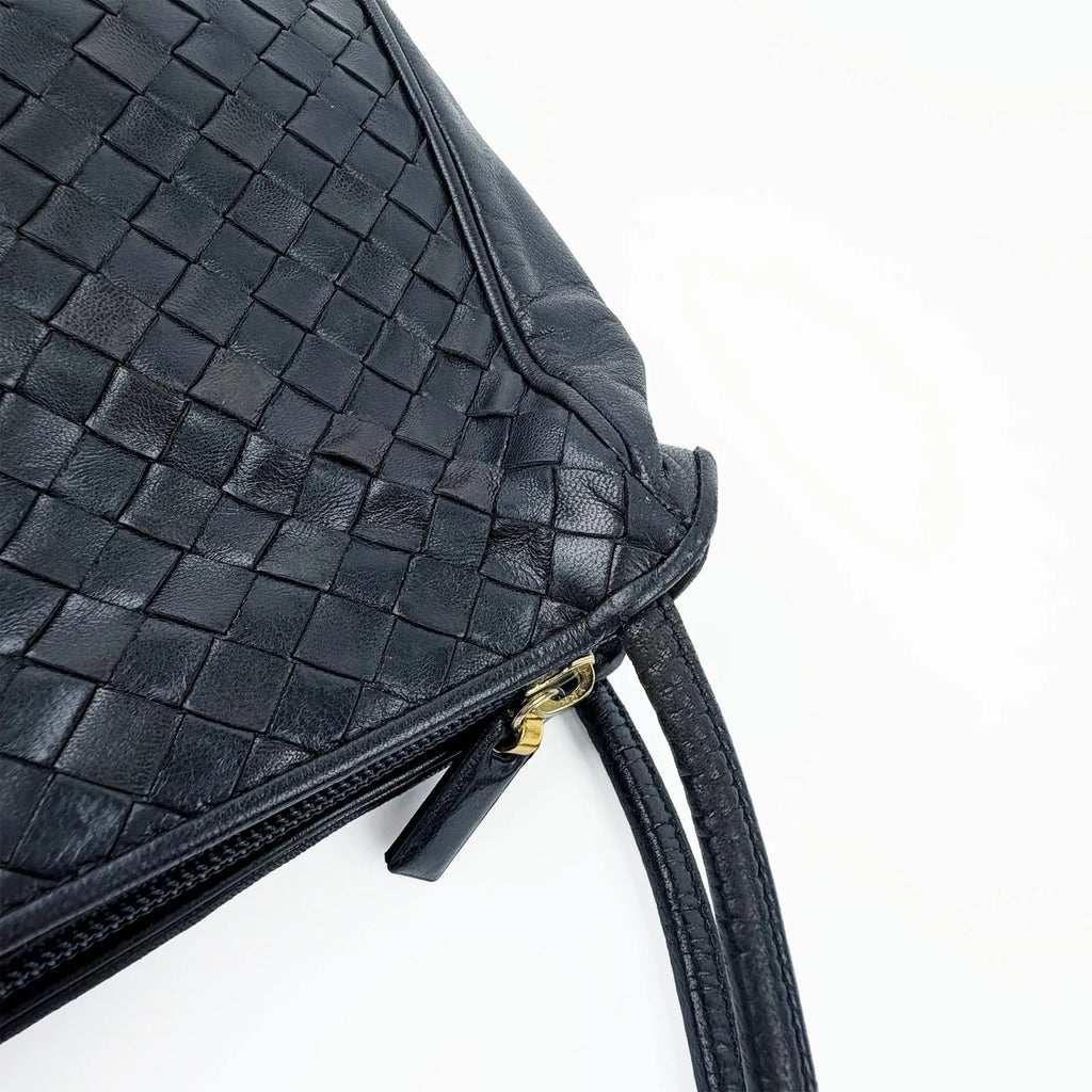Bottega Veneta ボッテガ・ヴェネタ イントレチャート ショルダーバッグ ホーボーバッグ ブラック レザー ヴィンテージ レディース 【中古】